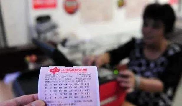 彩票中大奖后，彩民却“哭诉”？金额越多，“麻烦”越大，为什么？