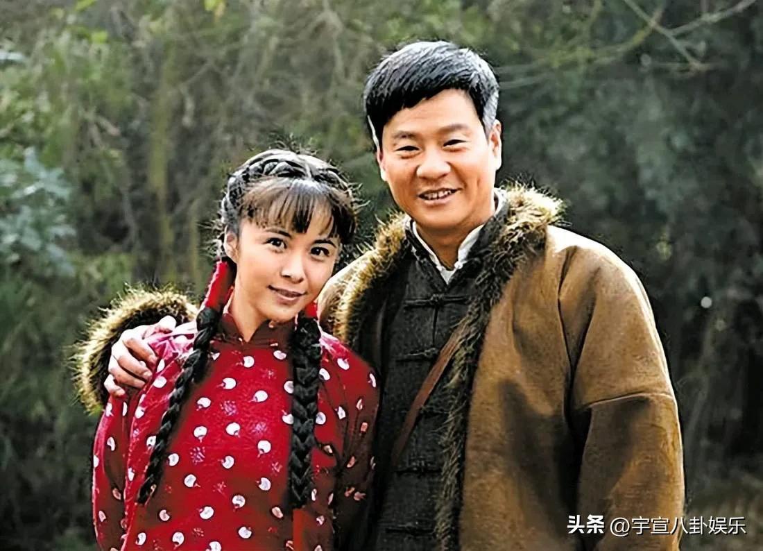 陈佳妍(陈佳妍：和连奕名离婚后，独自养女13年，如今他糊了，她红了)