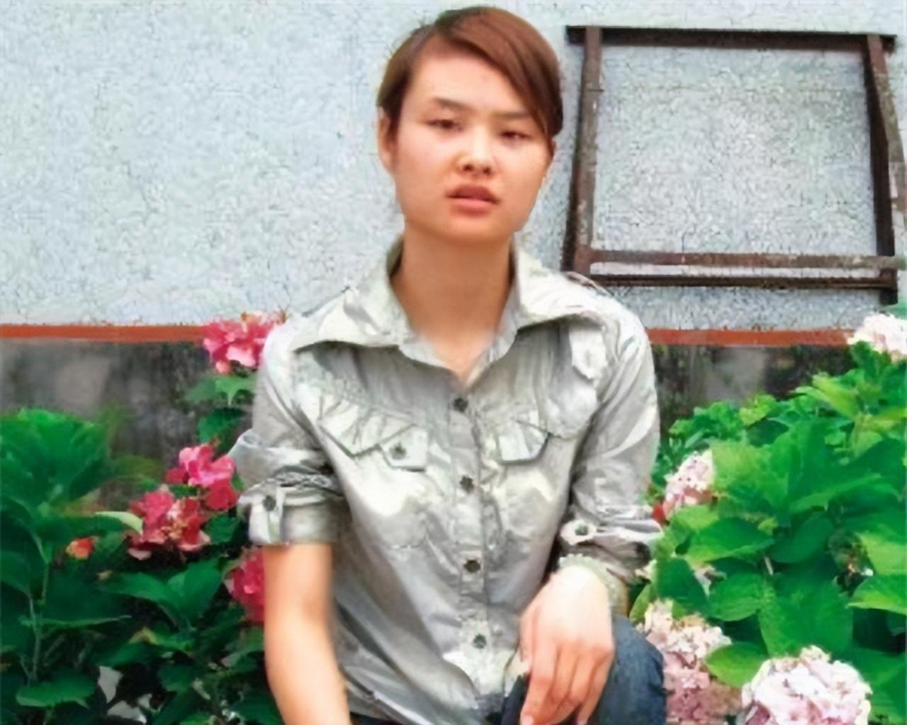 邓玉娇案(2009年，宾馆女服务员邓玉娇因不堪骚扰刺死镇主任)