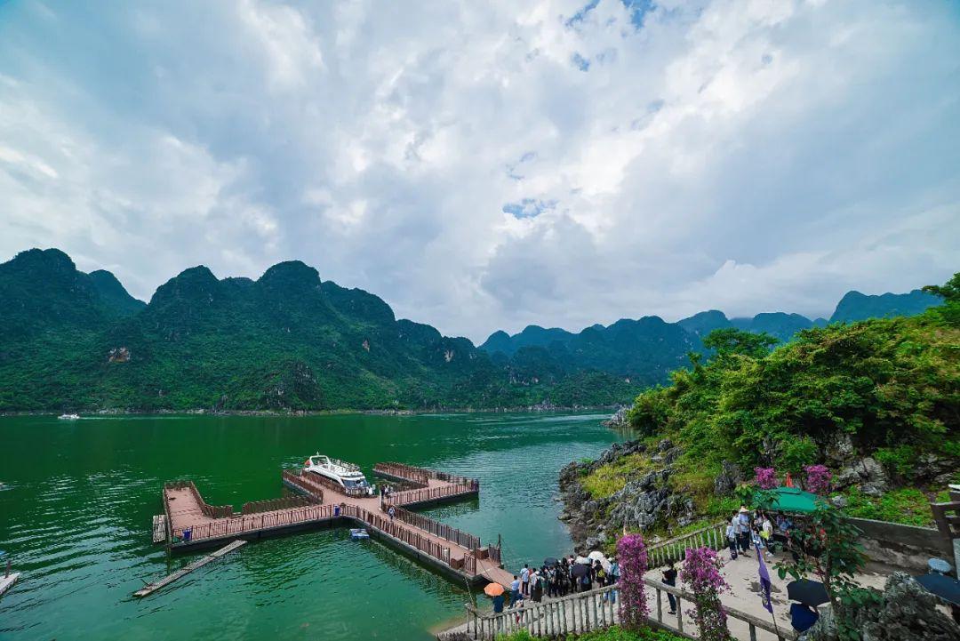 万峰湖钓鱼(兴义市万峰湖库区环湖公路上---​钓鱼点介绍)