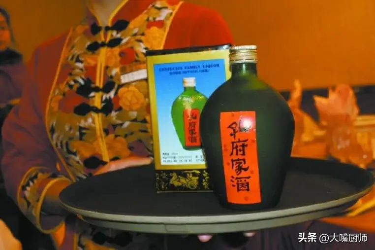 孔府宴酒(孔府家酒、孔府宴酒傻傻分不清，山东两“标王”之间的爱恨情仇)