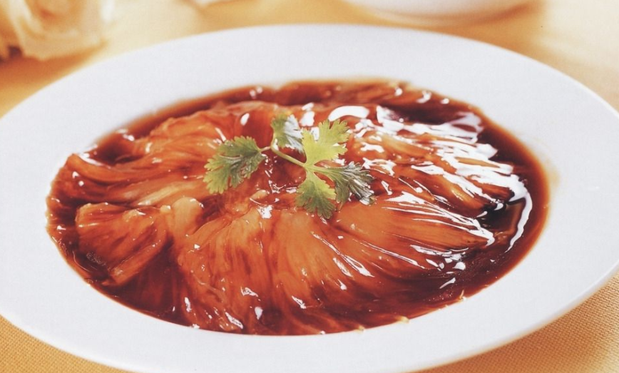 玉菜扒排翅(特色美食佳肴——玉菜扒排翅，鲜香无比，营养美味)