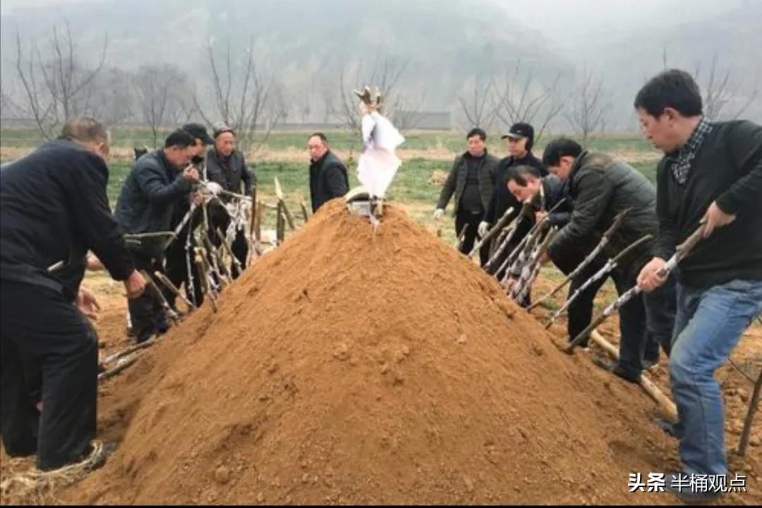 人死了为什么要火化(为什么有些人死后要火化？对此你怎么看？)