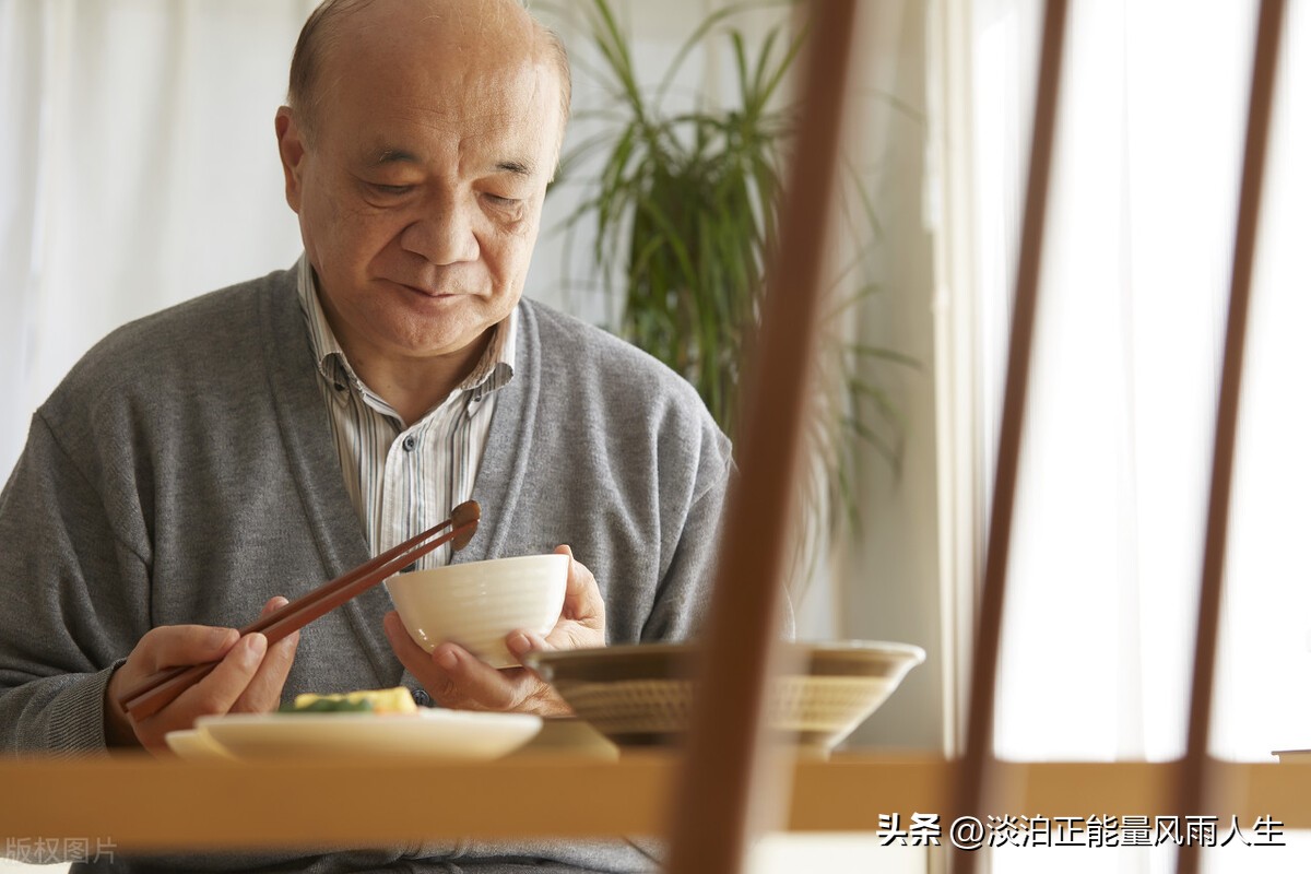 老人再婚是利大于弊？还是弊大于利？