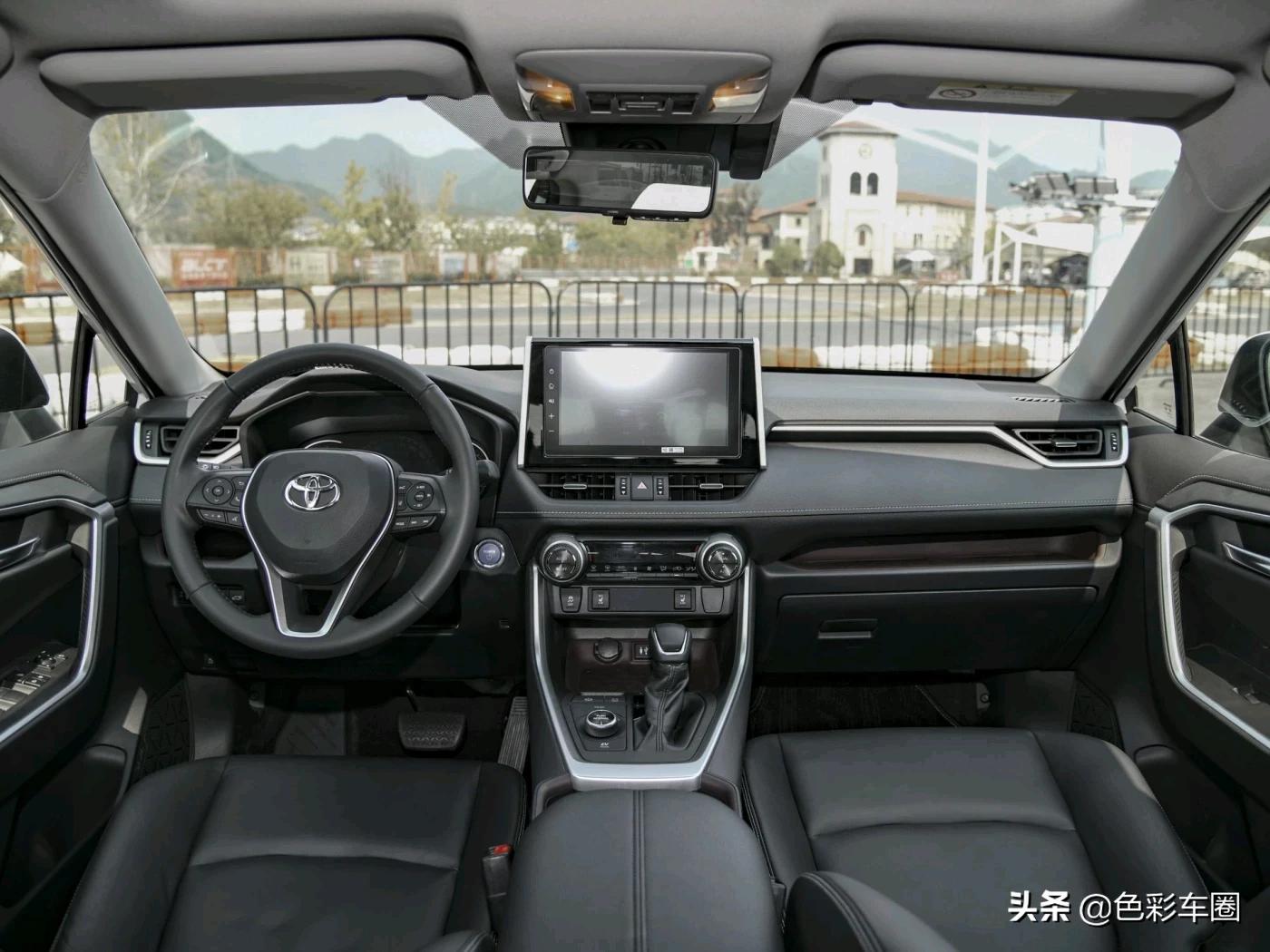 老款rav4怎么样(现在买老款RAV4荣放值得吗？)