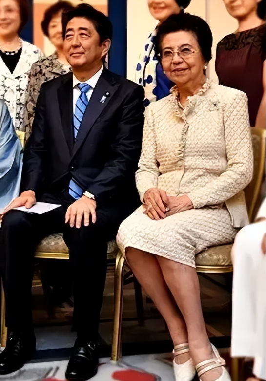 安倍洋子(安倍晋三母亲，94岁的安倍洋子，才是真正的政治野心家)