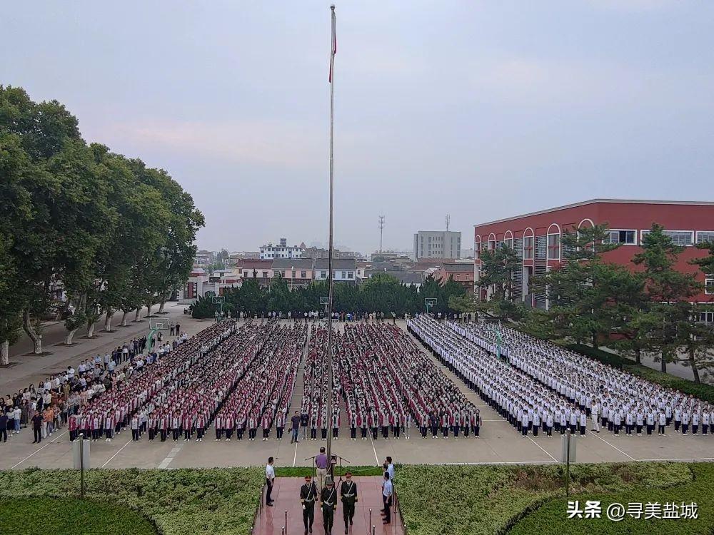 龙冈中学(龙冈中学隆重举行2022-2023学年第一学期开学典礼)