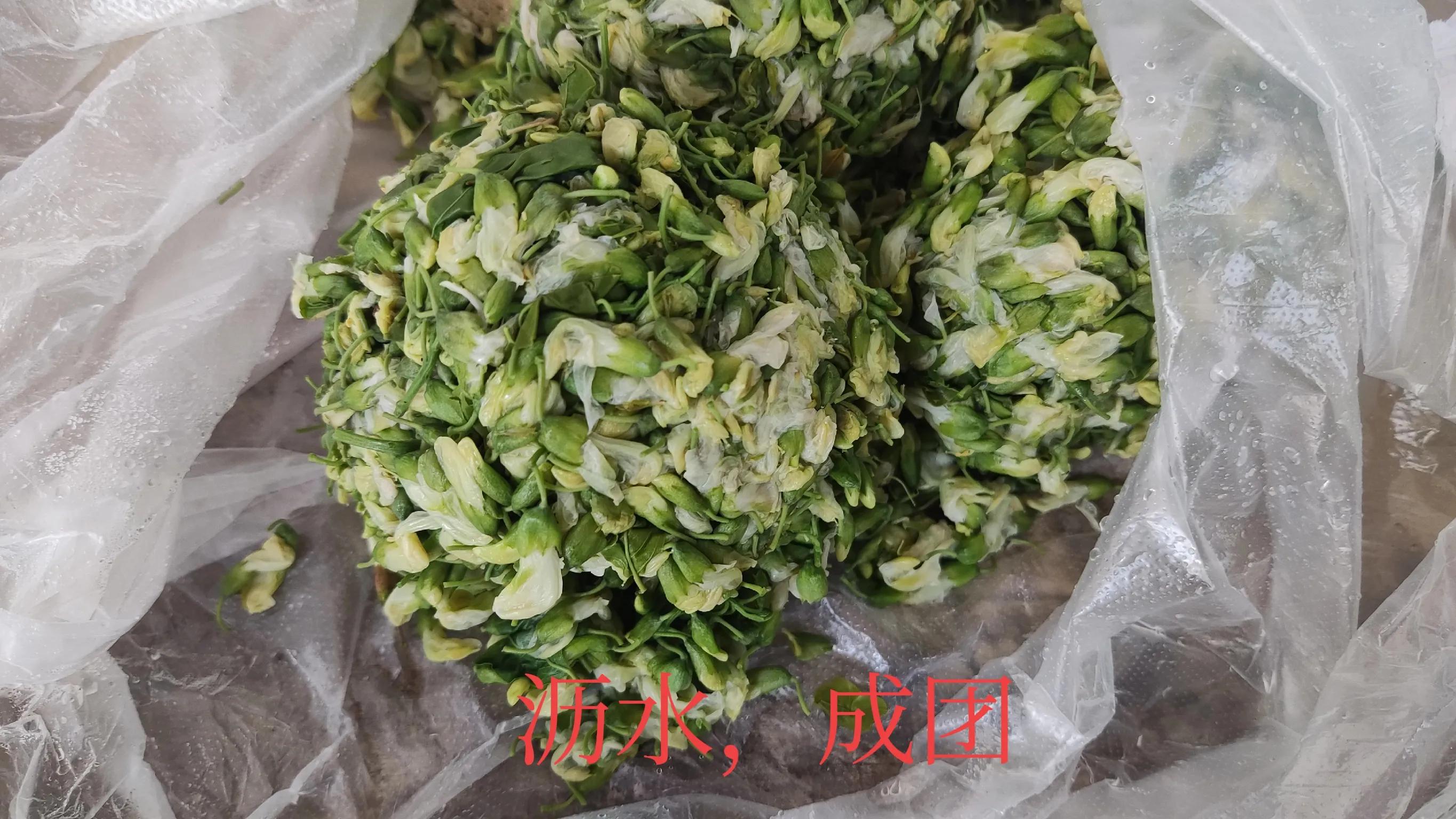 槐花饼的做法(又是一年槐花开-槐花饼的家常做法)