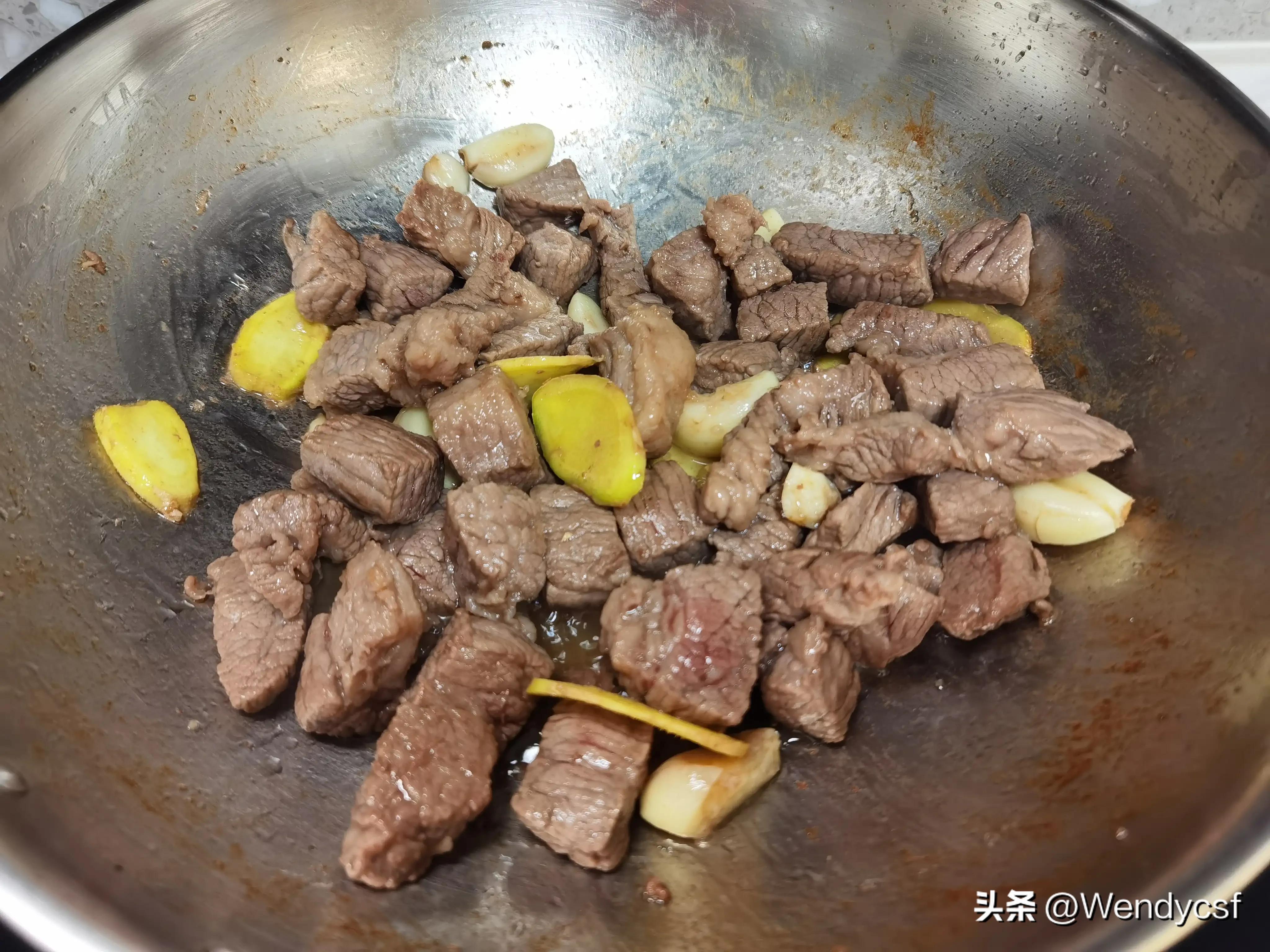 鳄鱼肉止咳(海底椰鳄鱼肉煲龙骨，补血壮骨，润肺止咳)