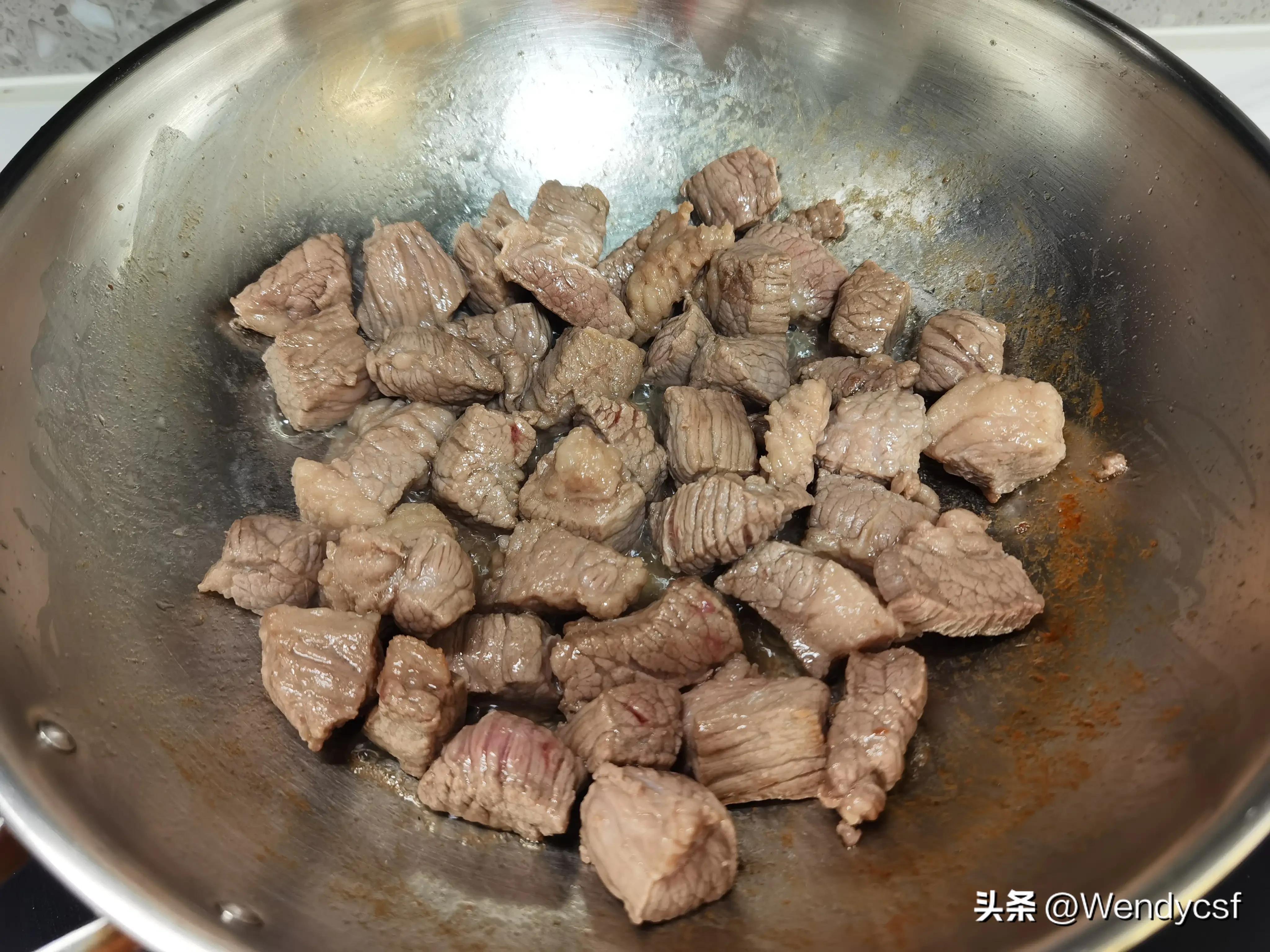 鳄鱼肉止咳(海底椰鳄鱼肉煲龙骨，补血壮骨，润肺止咳)