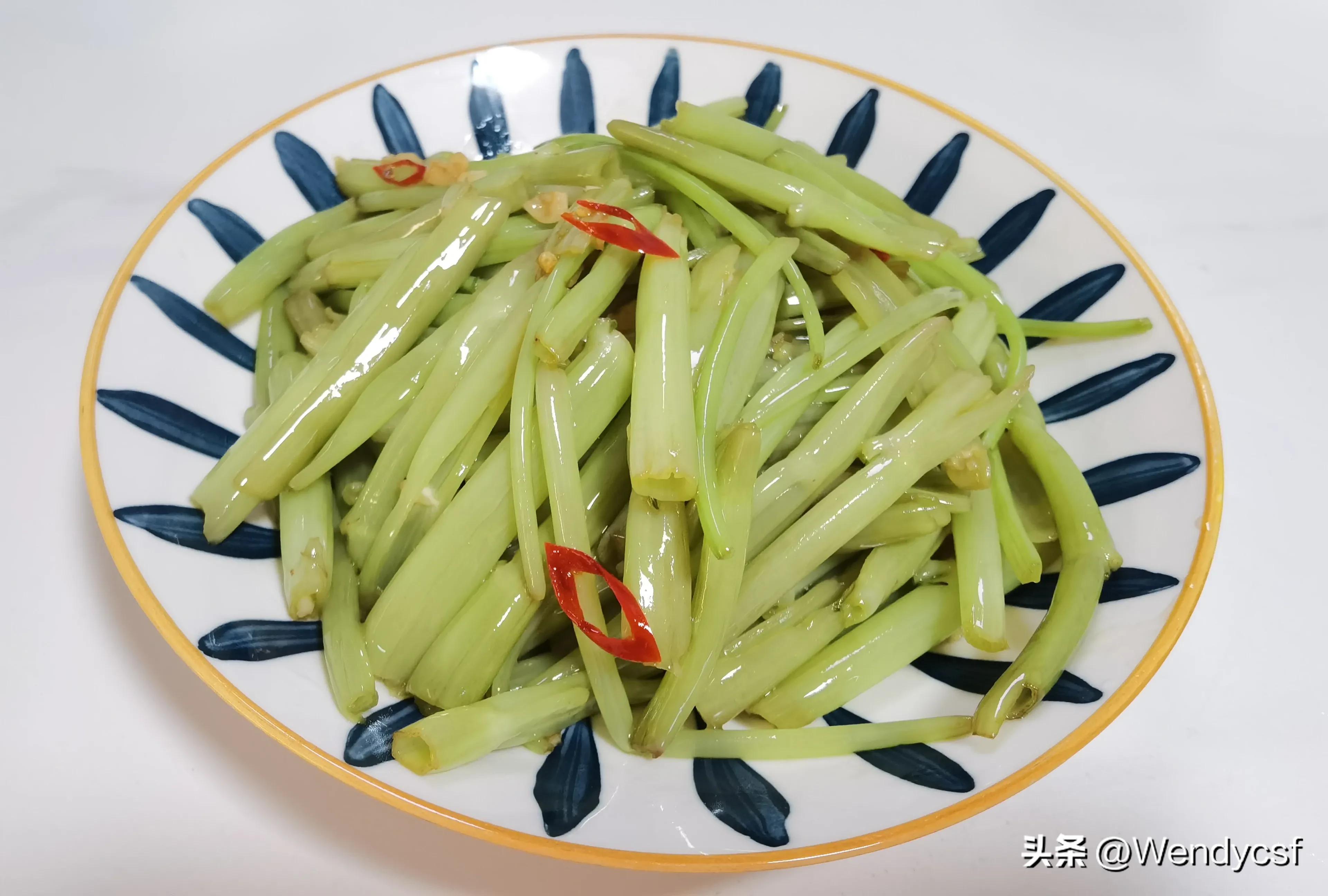 鳄鱼肉止咳(海底椰鳄鱼肉煲龙骨，补血壮骨，润肺止咳)