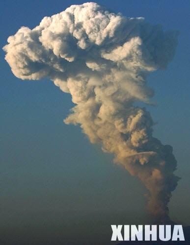 欧洲火山(盘点全球十大超级火山：维苏威火山欧洲最危险)