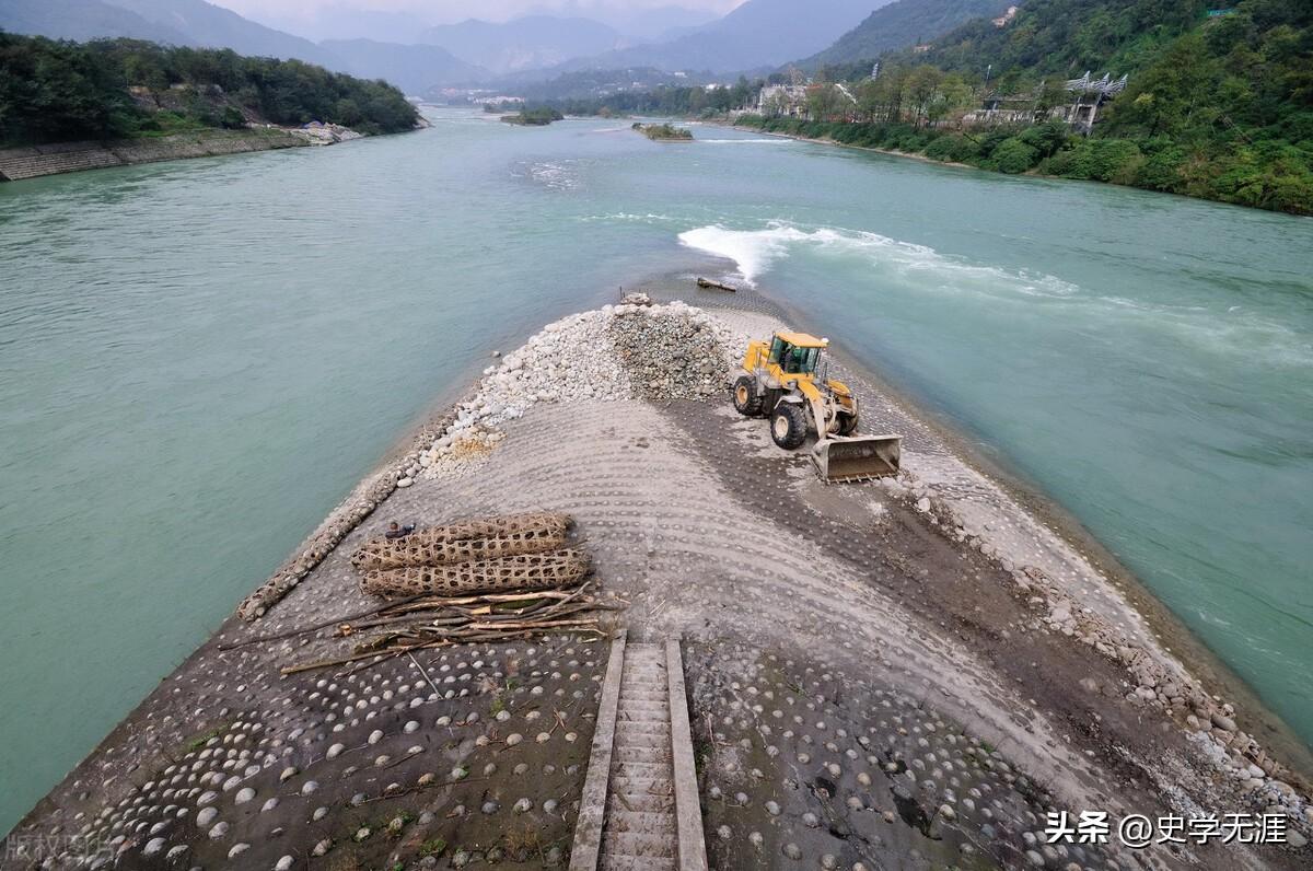 李冰修建的都江堰(李冰兴建都江堰水利工程，为何《史记》里只有40个字的记述)