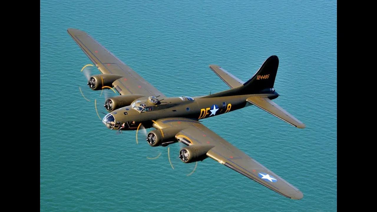 空中轰炸机(B-17“空中堡垒”轰炸机彩色图集（140图）)