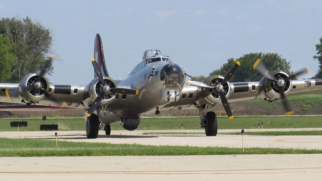 空中轰炸机(B-17“空中堡垒”轰炸机彩色图集（140图）)