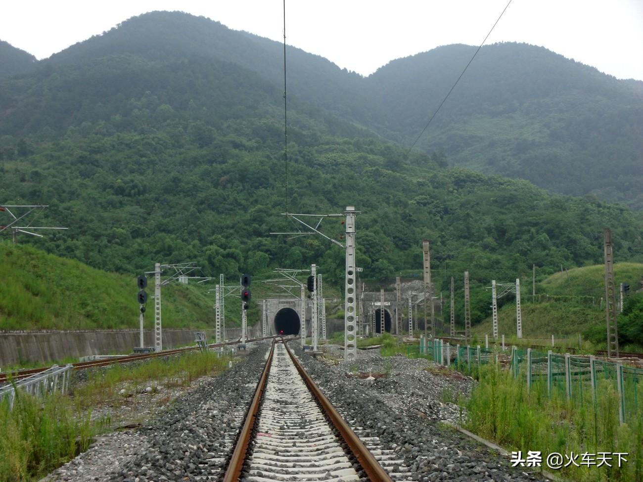 渝怀铁路(渝怀铁路歌乐山隧道与新歌乐山隧道)