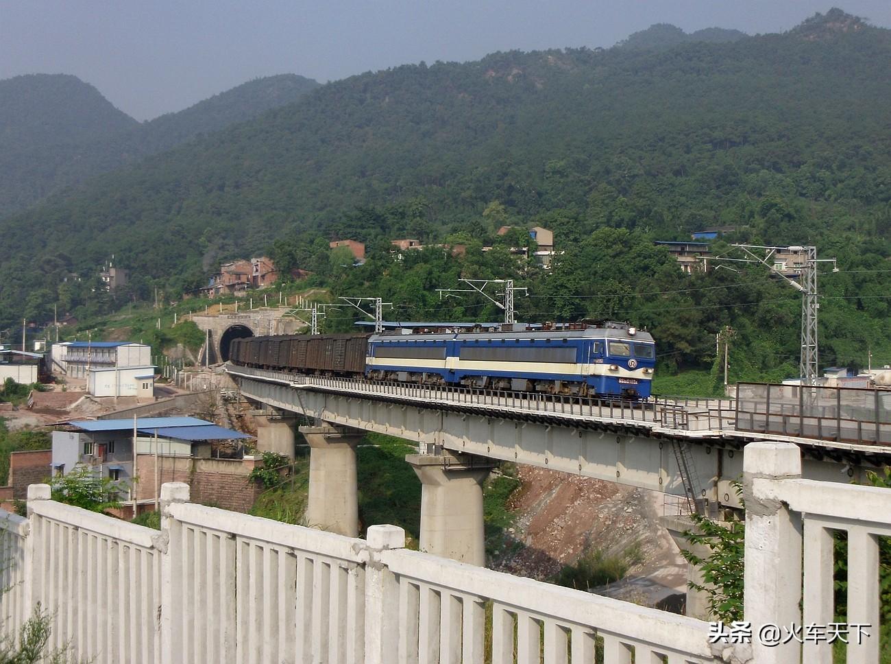 渝怀铁路(渝怀铁路歌乐山隧道与新歌乐山隧道)