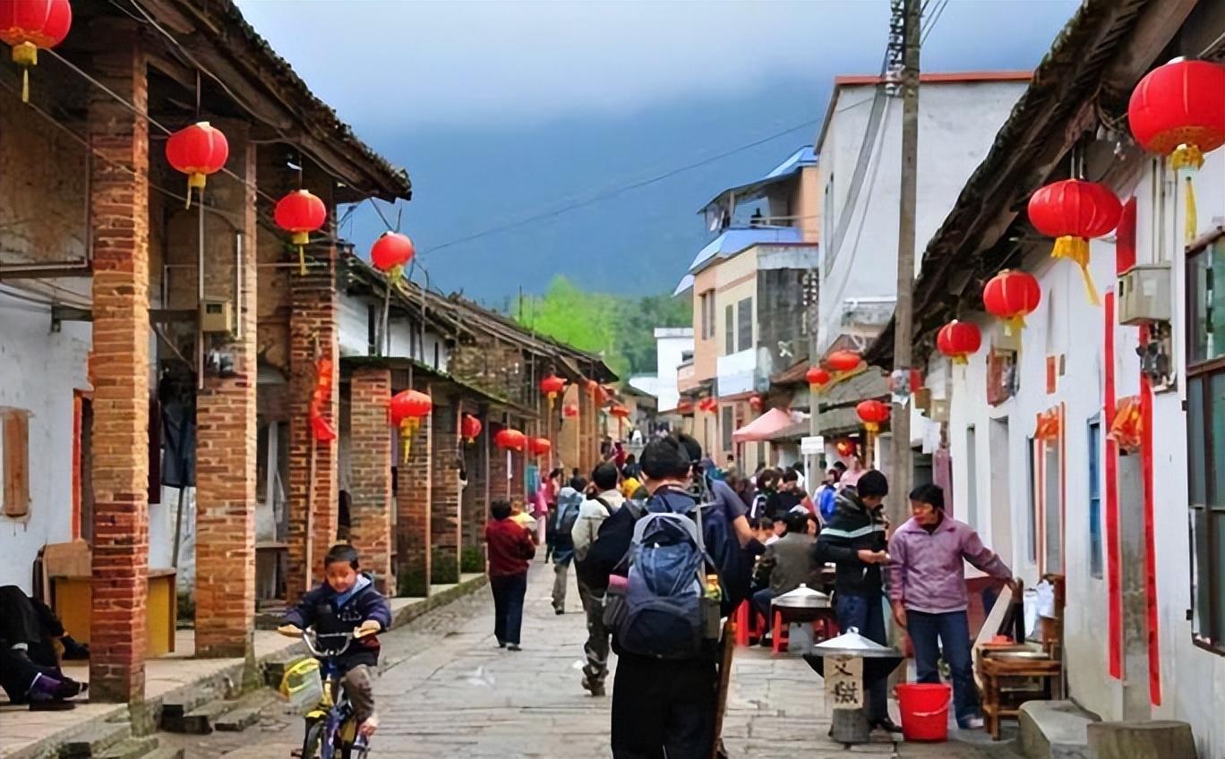 广东大部分地区在秦朝时属于哪一郡管辖