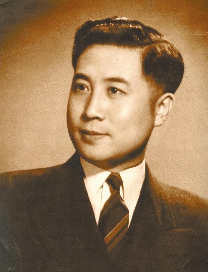 李时宇个人资料(1946年“汉奸”李时雨微笑受审，官至国民党少将，其实是我党特工)