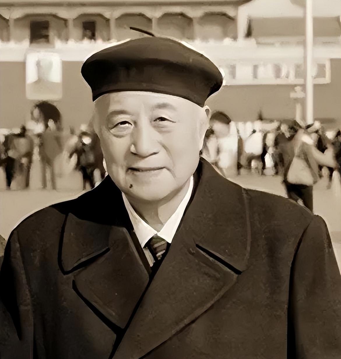 李时宇个人资料(1946年“汉奸”李时雨微笑受审，官至国民党少将，其实是我党特工)