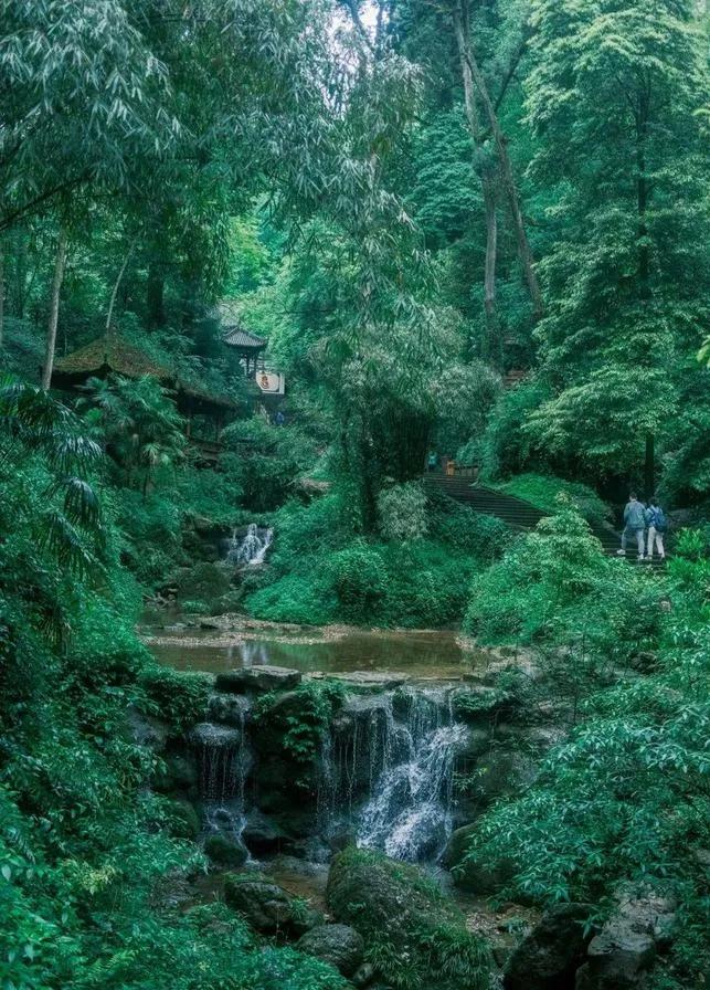 成都周边自驾一日游(成都周边一日自驾游，有哪些好的路线及景点推荐？)