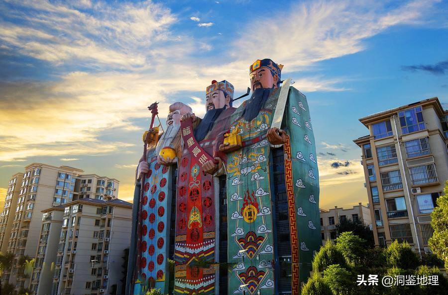 天子大酒店(被称全国“最丑”建筑：河北天子大酒店，曾经获得吉尼斯世界纪录)