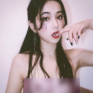 好久不见的Twitter美女网红（Qinweiyingjie捷哥）稀缺25部各种场景的接拍视频